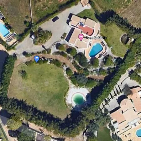 Villa Vila Silvia *